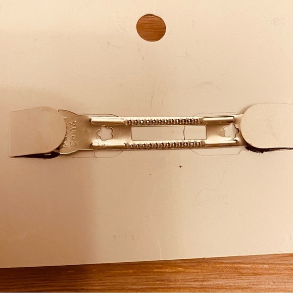 Beauty Collection Women’s Prism Blue Hair Clip Hair Accessory. - Picture 3 of 4